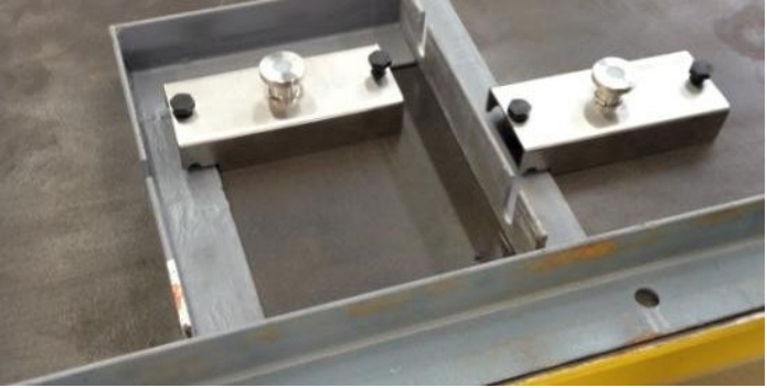 Fixing the steel formwork of the composite slab with shuttering magnet