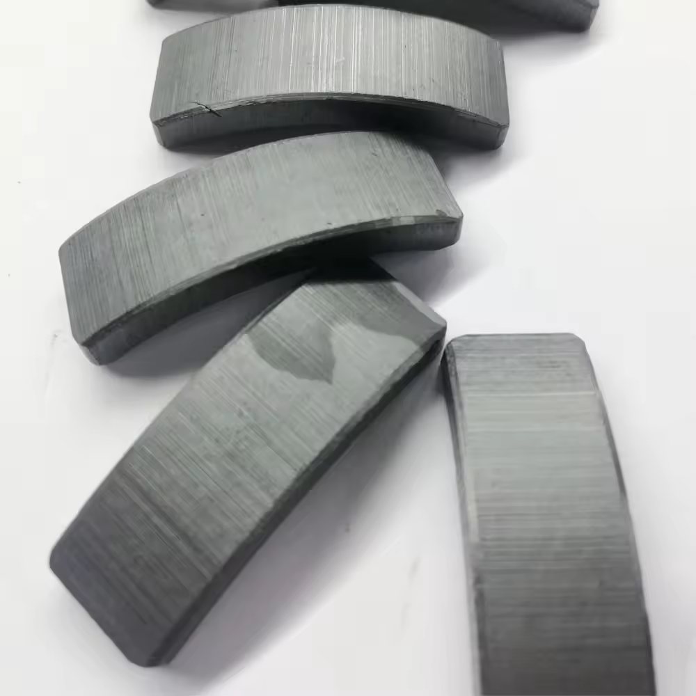 Anisotropic and Isotropic Ceramic Ferrite Magnets