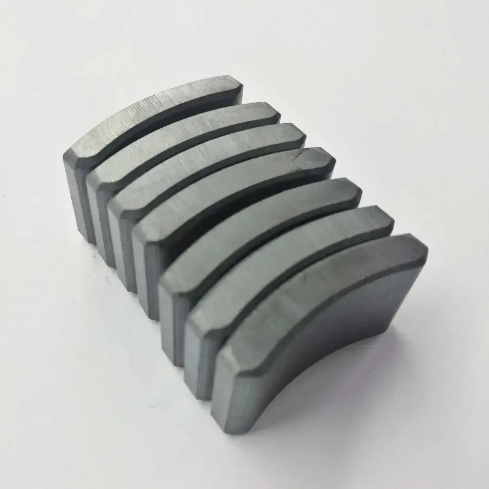 Anisotropic and Isotropic Ceramic Ferrite Magnets