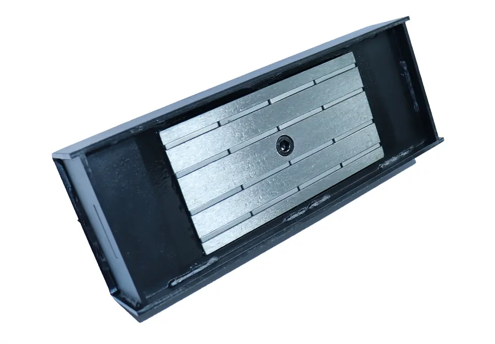 1800 kg precast wall production magnet.JPG