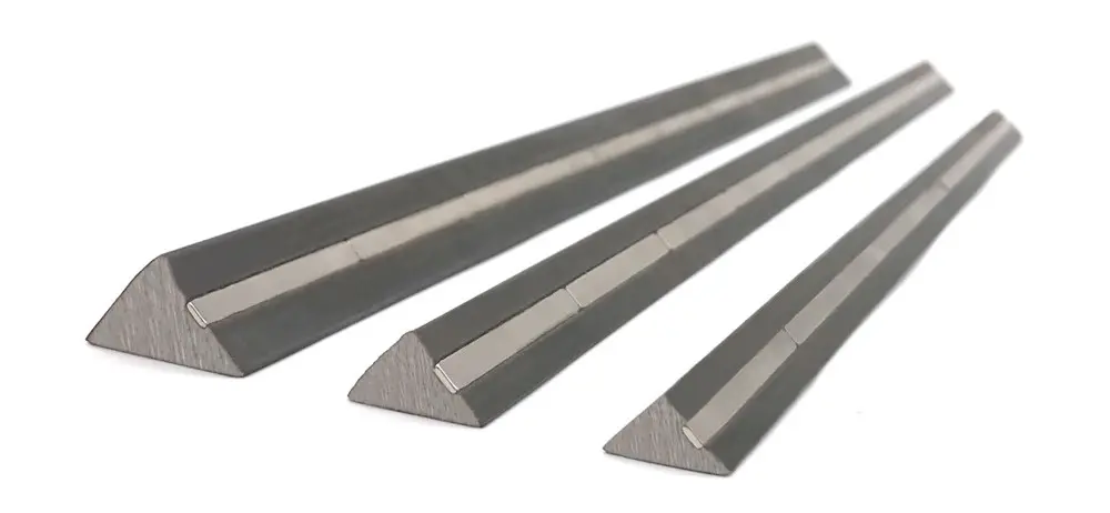 Triangle magnetic chamfer